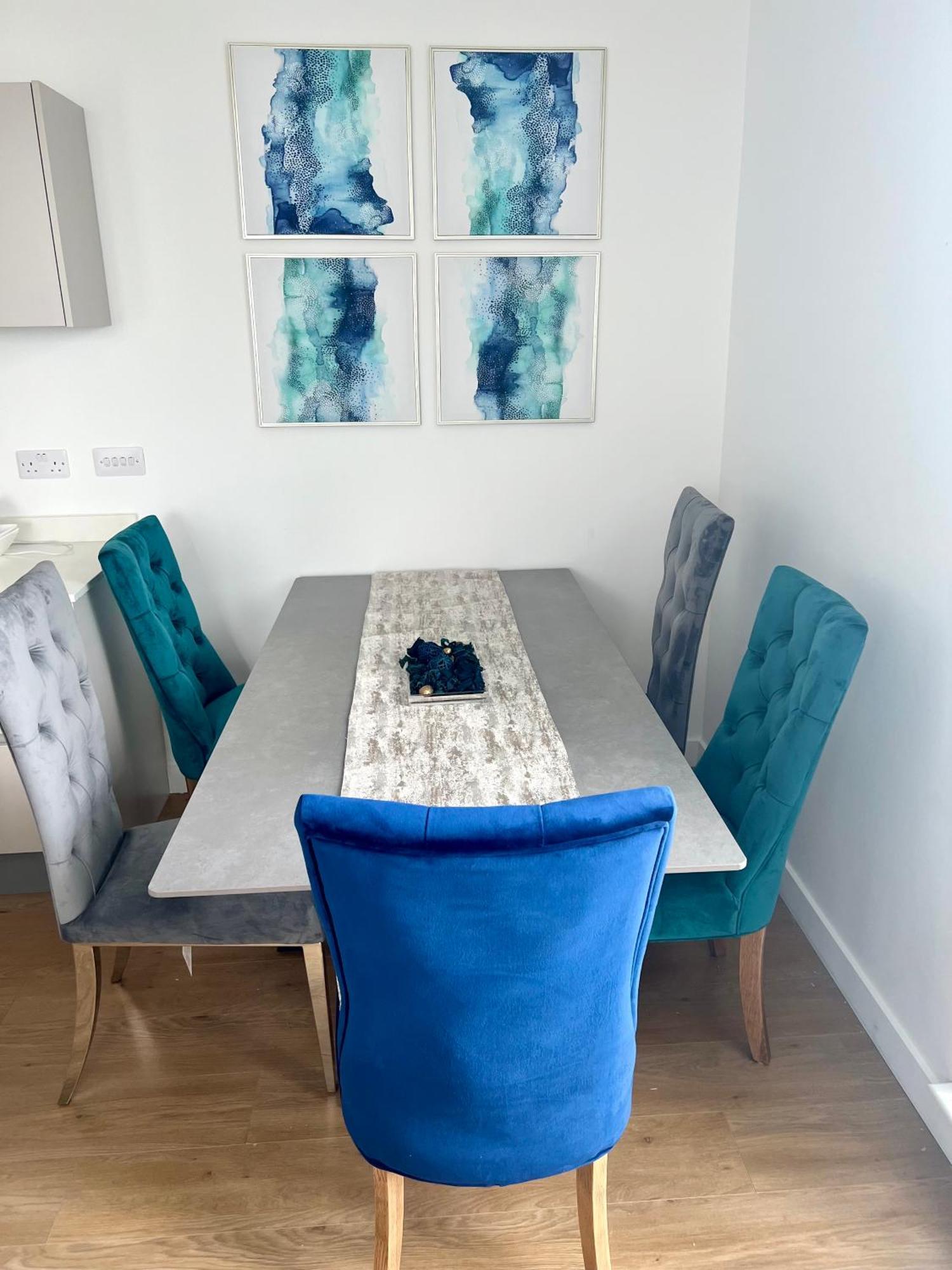 Spacious Urban Gem Apartment With Parking Bracknell Eksteriør bilde